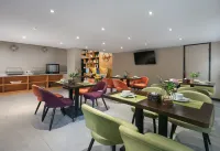 Moli Huakai Chain Hotel Huanggang Yiai Lake