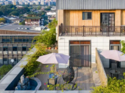 Fuzhou Three Lanes And Seven Alleys Dongjiekou Subway Station Atour Hotel Hotels in Fuzhou