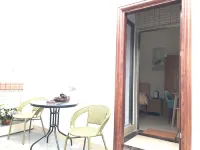 The House B&B