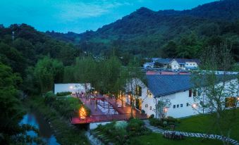 Pengzhou Wusuoshishi Homestay