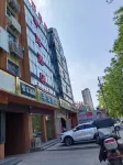 Meixian Qinhai Hotel
