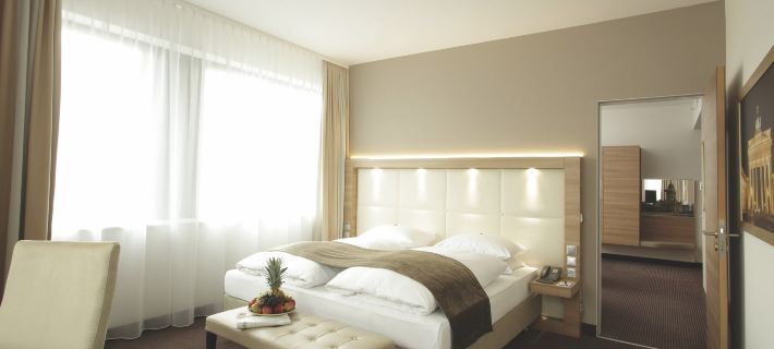 Hotel Berlin Alexanderplatz by Leonardo Hotels Hotele w: Berlin