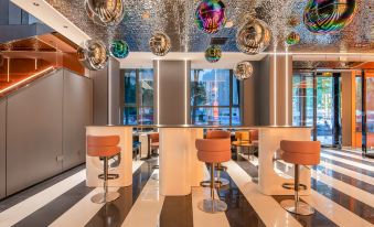 SEVEN HOTEL (Modern Street Store)