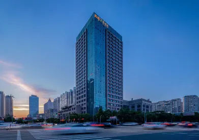 Qingteng Yisu Hotel (Beilun Yintai Chengzhonghe Road Subway Station Store)