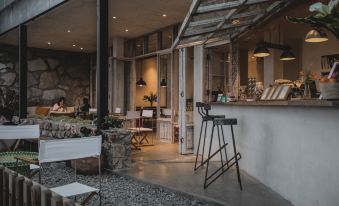 Erhai Nali Seascape Inn