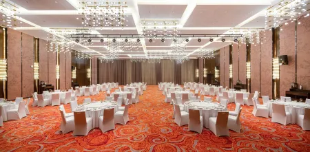 Chengdu LUXURY BLUE HORIZON Hotel (Business District Global Center) Отели рядом со станцией Shuangliu Railway Station