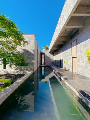 Qionghai Riying Yuyelin Bieyuan