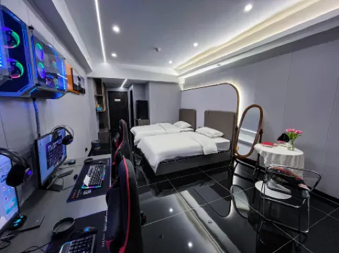 CLEEBRITIES E-SPORTS HOTEL