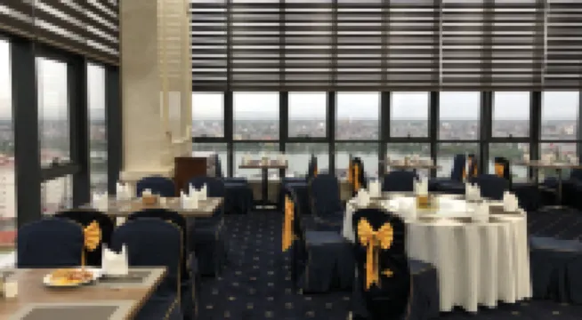 THE SHINE 2酒店及公寓