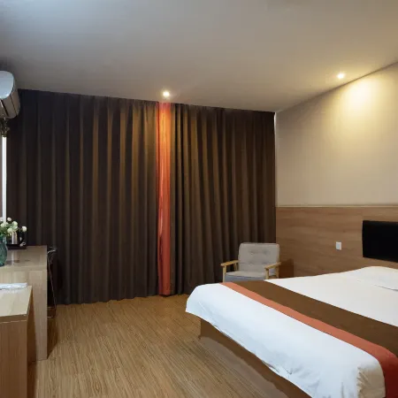 Moke Hotel(Zibo Railway square Station)