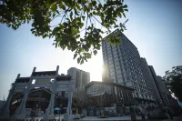 Lingyu Starry Sky Intelligent Hotel (Poly Qinghe Song Street Shop)