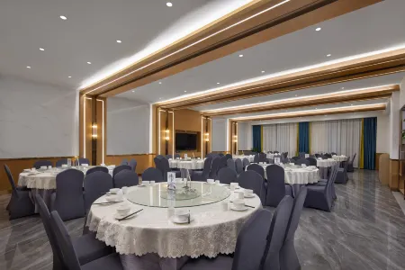 Zi Jin Shan Hotel Отели рядом с достопримечательностью «First Village of Great Changes in the Mountains»