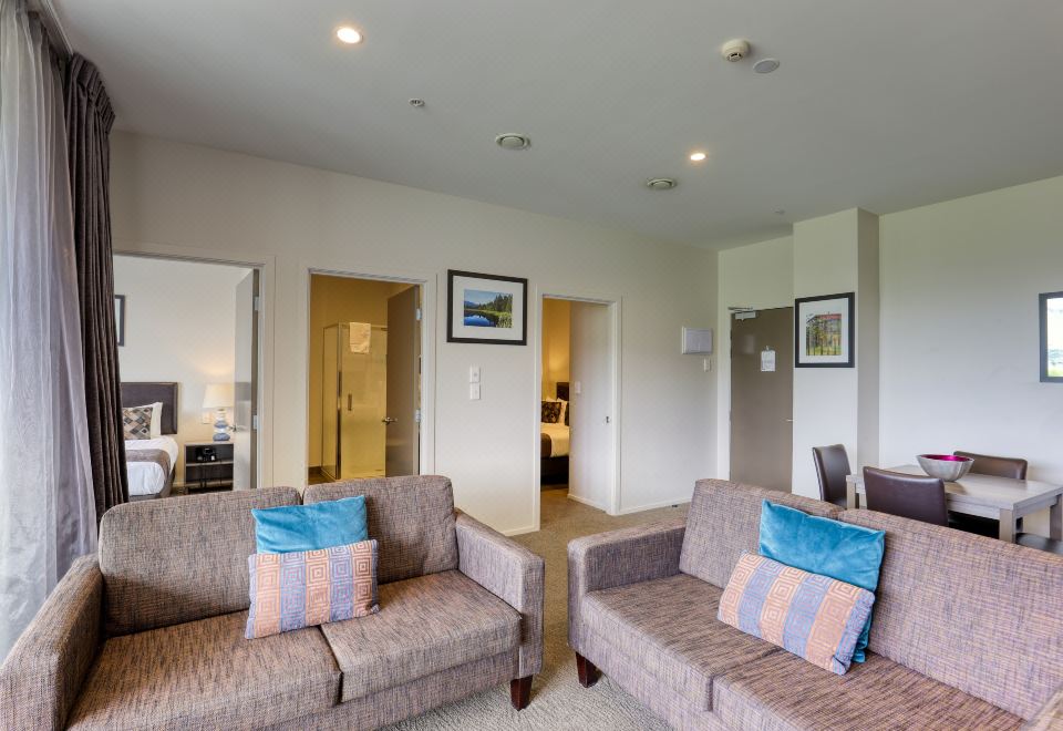 3. 라마다 스위트 ..