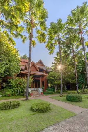 Vanasin Residence Отели в г. Так