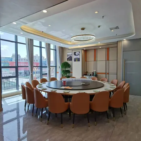 Grand Rezen Hotel Golmud