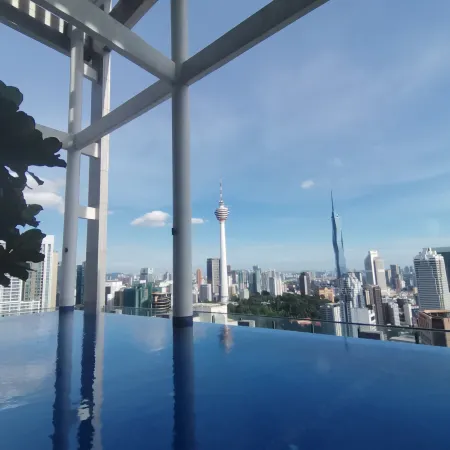 The Luxe by Infinitum Suites