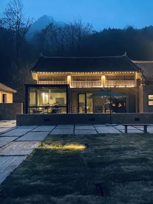 Luanchuan Yinyuxin Countryside Holiday Homestay (Yinxingu Valley Branch) Hotel di Luanchuan