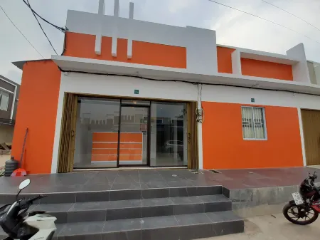 Capital O 93076 Batam Backpacker Guesthouse 2 Отели рядом с достопримечательностью «Kumala Shipyard»