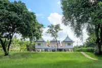 Phi Private Villa: Luxury 4 beds Riverside & Pool: Near old town*Breakfast, Laundry, Free pickup Hotels in Pa Tan