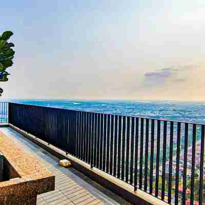 Double Storey Pool at Trio Setia Klang by HCK Hotel Exterior