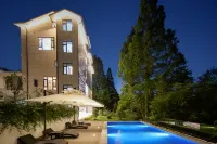 雲夏花開·180°山野溯溪·星空プールリゾートVilla美宿 安吉荷花山漂流サービスステーション周辺のホテル