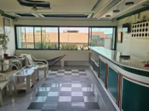 Green Mellow Court โรงแรมในดีโปโลก