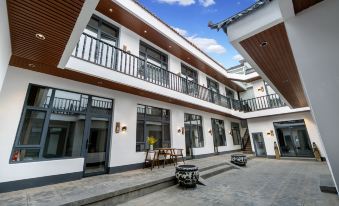 Wutai Mountain Yue Zizi B&B