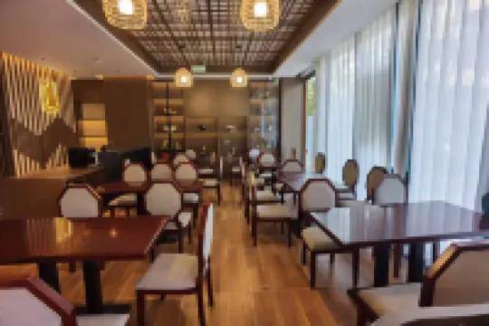 Jinyue Hotel (Jewelry Town, Dehong Mangshi Airport) - Parkering