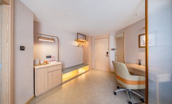 Vienna Hotel (Yuxi Xinping Jiasa)