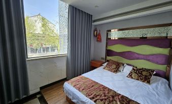 JIANG NAN QING HE Hotel (Fenghuang Street Pingjiang Street)