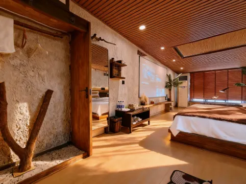 Zanjia Homestay (Kaifeng Wansui Mountain Dasong Wuxia City Songdu Imperial City Tourism Resort Area)