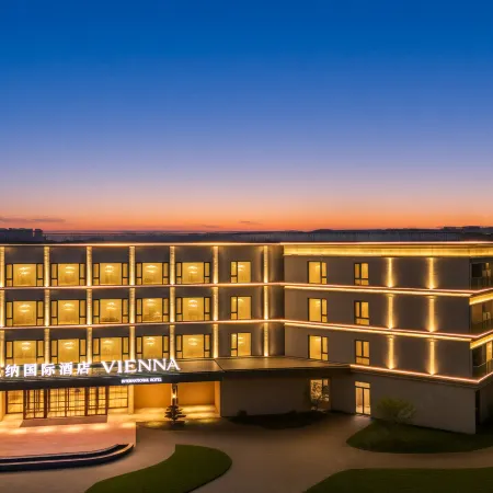 Vienna International Hotel (Lujiang High-tech Economic Development Zone Ski Resort Branch)