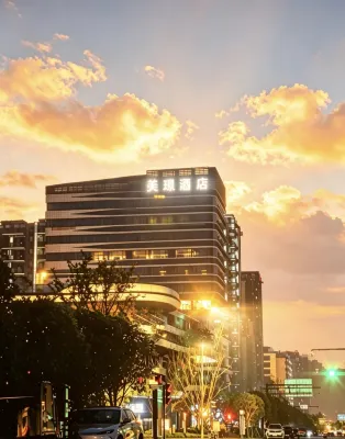 Yibin Meijing Hotel (Yibin Railway Area)