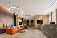 Wuhan Wanhu Hotel (Weilai Third Road Subway Station)