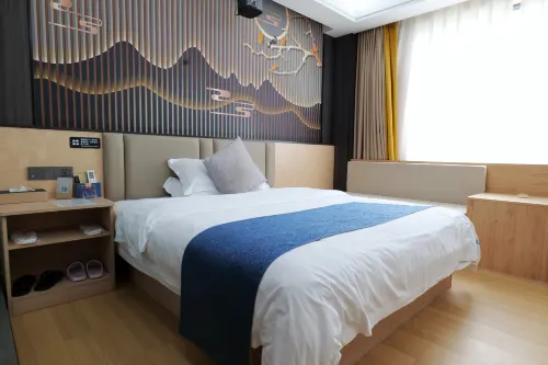 Mojiang Longxiang Film & Smart Hotel