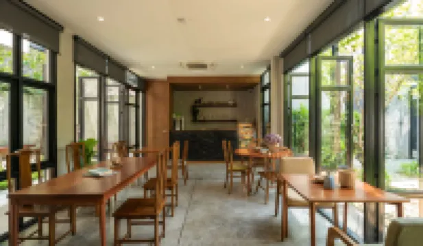 โรงแรมเชอร์ล็อค