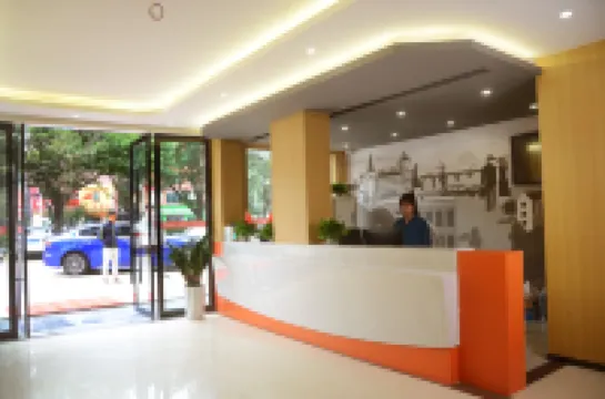 Orange Ke Chain Hotel (Ganzhou Nine Square Shopping Center The Mixc)