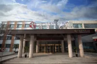 幾禾輕奢酒店（焦作高鐵火車站店） 鄰近焦作市王忠殿事迹陳列館的酒店