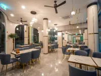Poolrada Boutique Hotel Hotels near Wat Prathong
