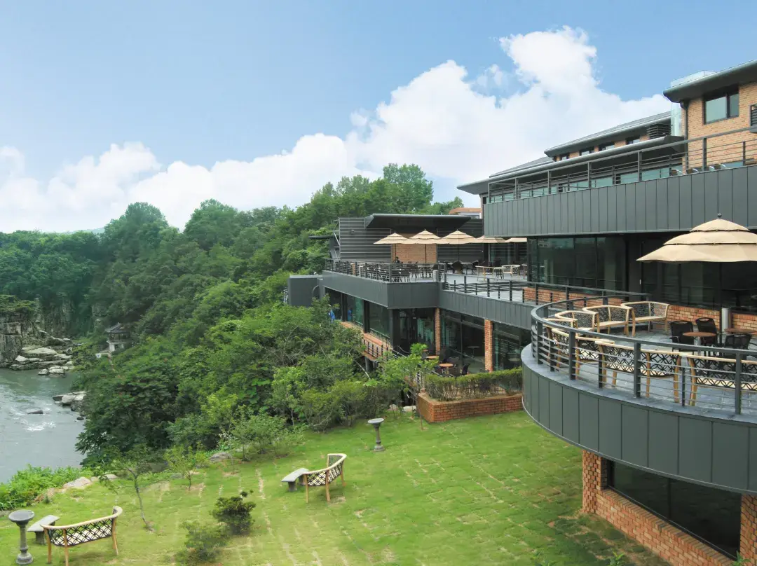 Hantan River Spa Hotel - Gangwon-do