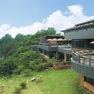Hantan River Spa Hotel Hotels near Galmal Library