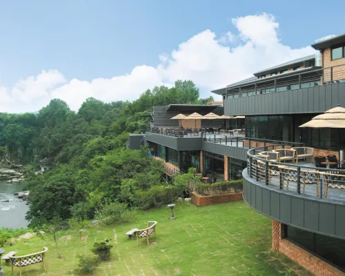 Hantan River Spa Hotel Hoteles cerca de Templo de Buyeonsa