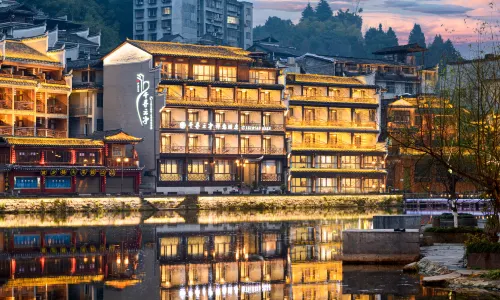 Qianxun Yunjing Zen River View Hotel