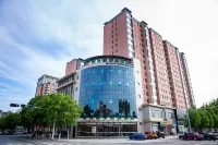GreenTree Inn Express Hotel (Yongqing Hi-Tech Development Zone Shop) - ที่มีที่จอดรถ