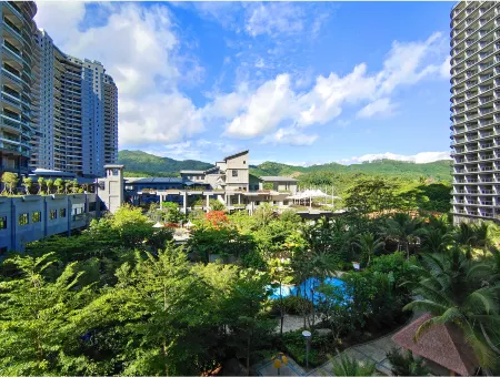 Rendi Mountain Rainforest Hotel Отели рядом с достопримечательностью «Hainan Open University Wuzhishan Branch»