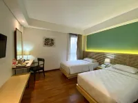 Grand Metro Hotel Puncak Hotels in Cipanas