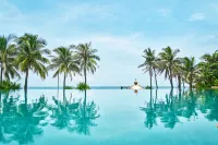 Chinese Countryard on the Sea Hotels in Lingshui