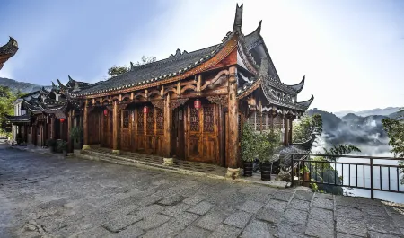 Tusi Xuanfu (Furong Town Waterfall Store) Отели рядом с достопримечательностью «Tusi Palace»