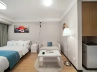 Shangyuan Boutique Stay Movie Apartment (Zhongjiacun Subway Station Guiyuan Temple) Hotels near Guiyuan Temple