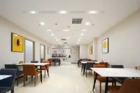 Elong ME Hotel (Jincheng Kaifaqu East Bus Station)